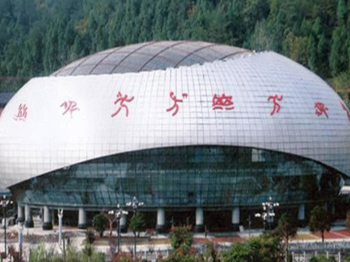 湘潭体育中心球形网架加工安装